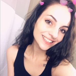 Meet your Posher, Selena